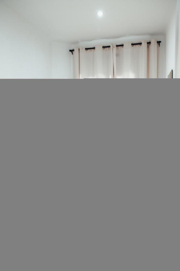 Hostal Ruta De Francia Барселона Екстер'єр фото