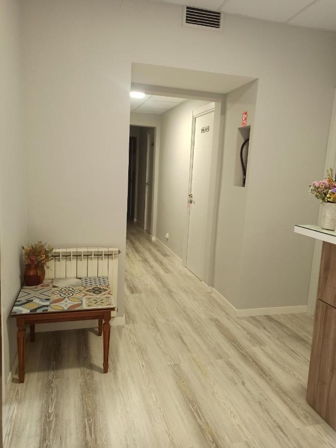 Hostal Ruta De Francia Барселона Екстер'єр фото