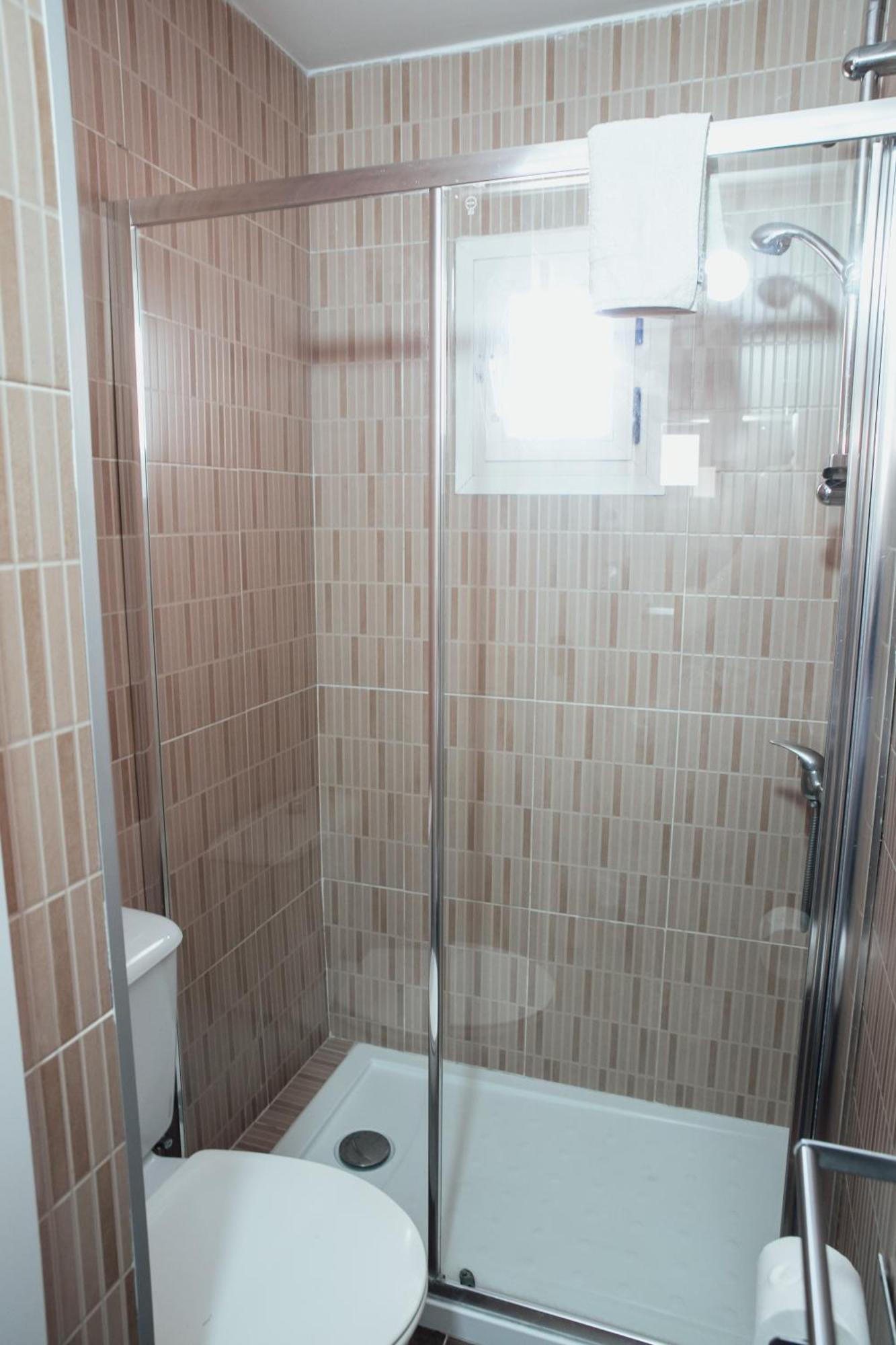 Hostal Ruta De Francia Барселона Екстер'єр фото