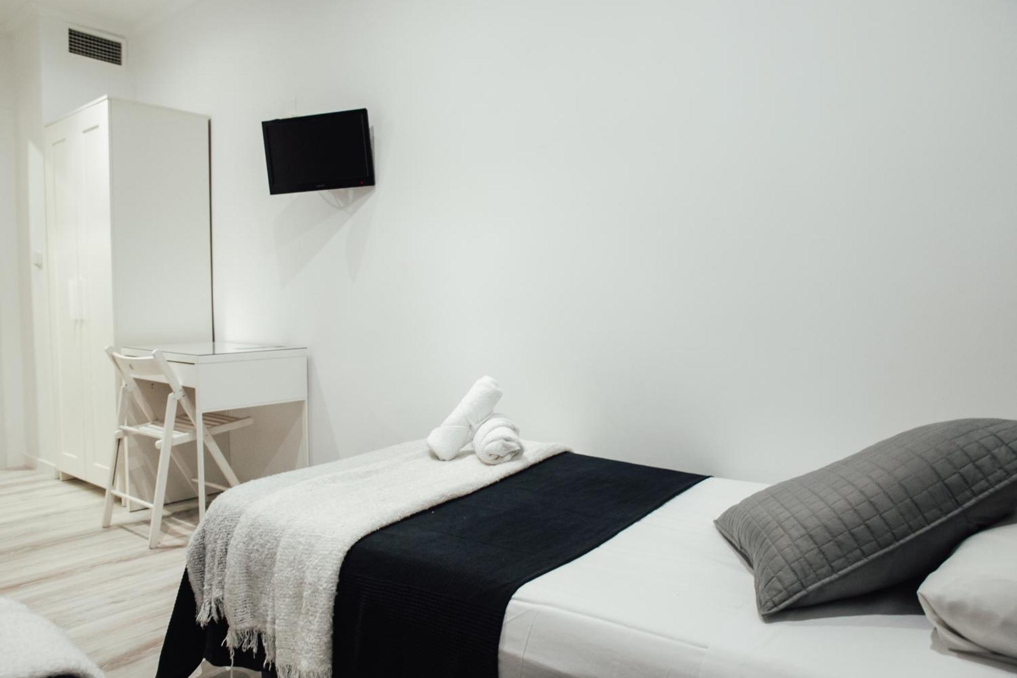 Hostal Ruta De Francia Барселона Екстер'єр фото