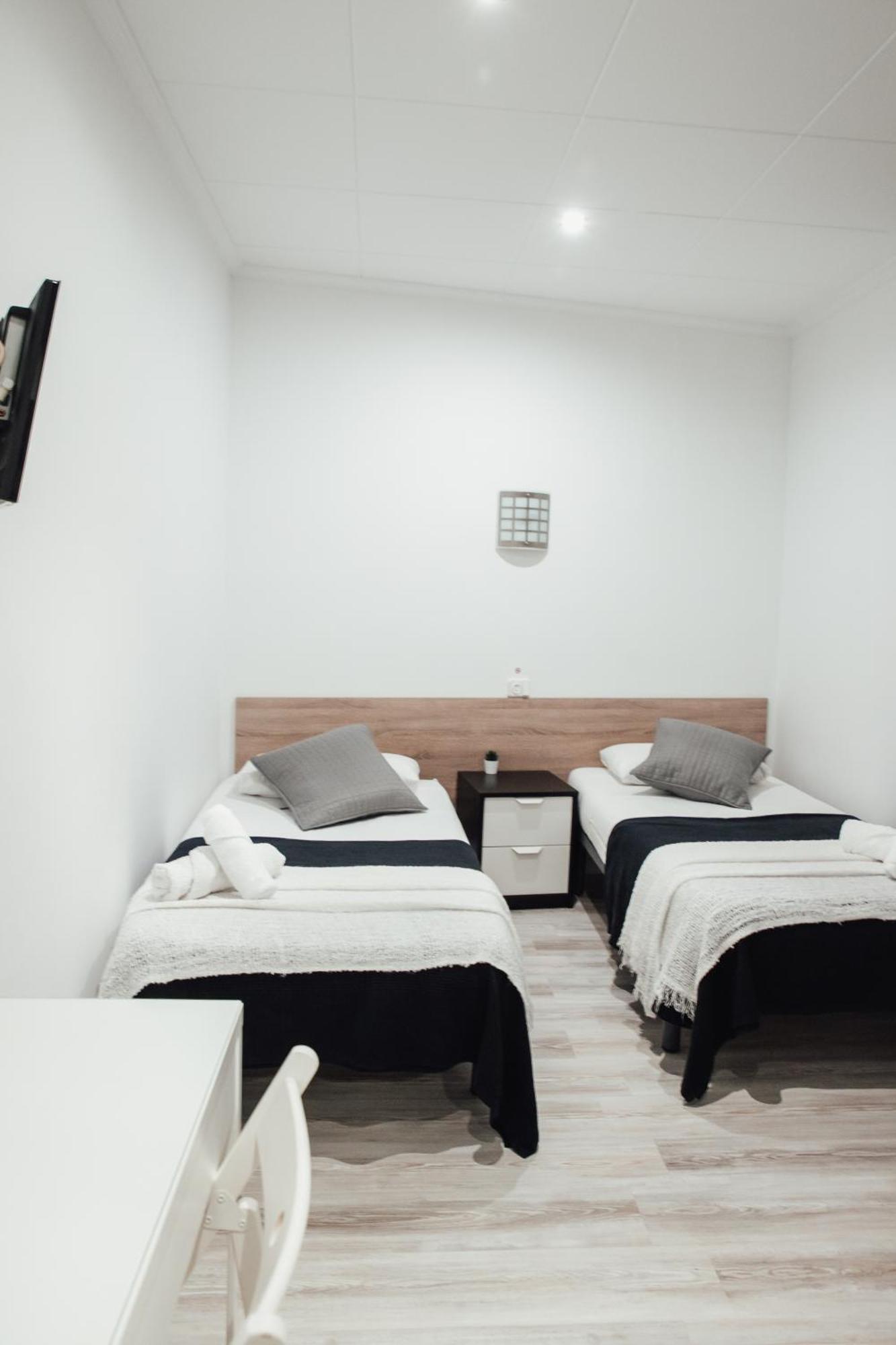 Hostal Ruta De Francia Барселона Екстер'єр фото