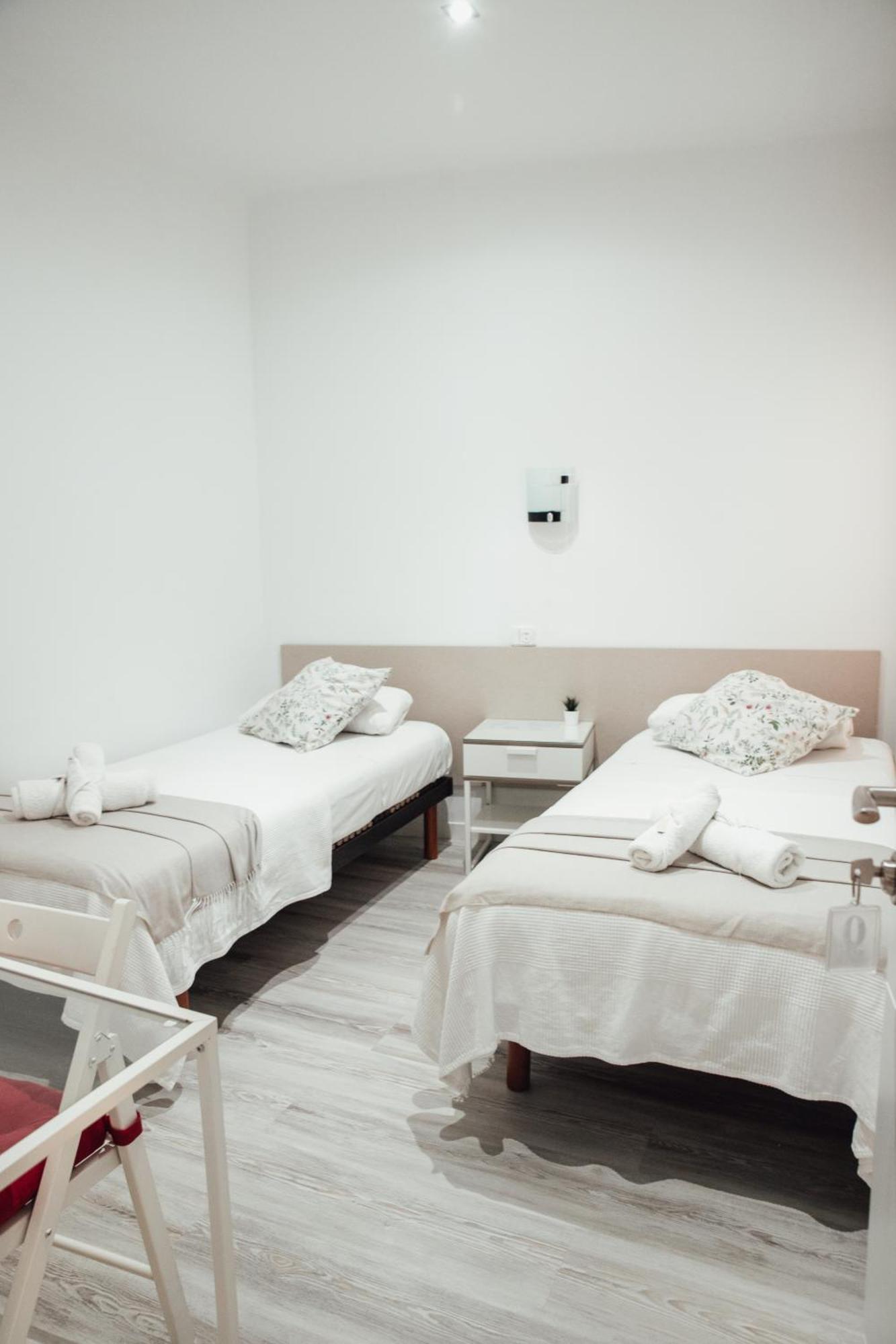 Hostal Ruta De Francia Барселона Екстер'єр фото
