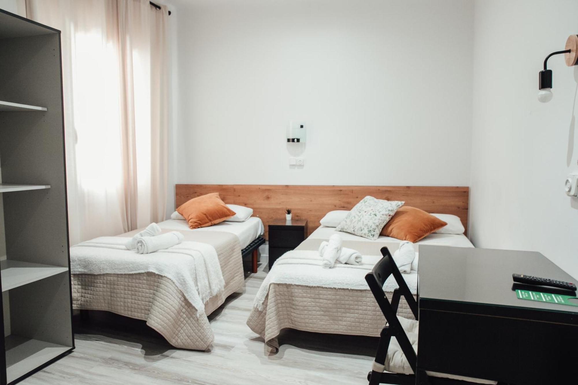Hostal Ruta De Francia Барселона Екстер'єр фото