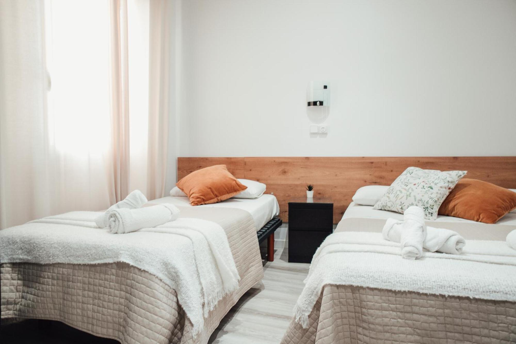 Hostal Ruta De Francia Барселона Екстер'єр фото