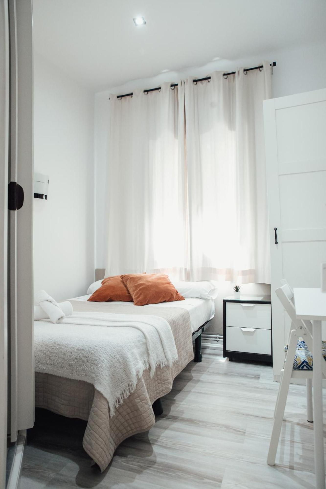 Hostal Ruta De Francia Барселона Екстер'єр фото