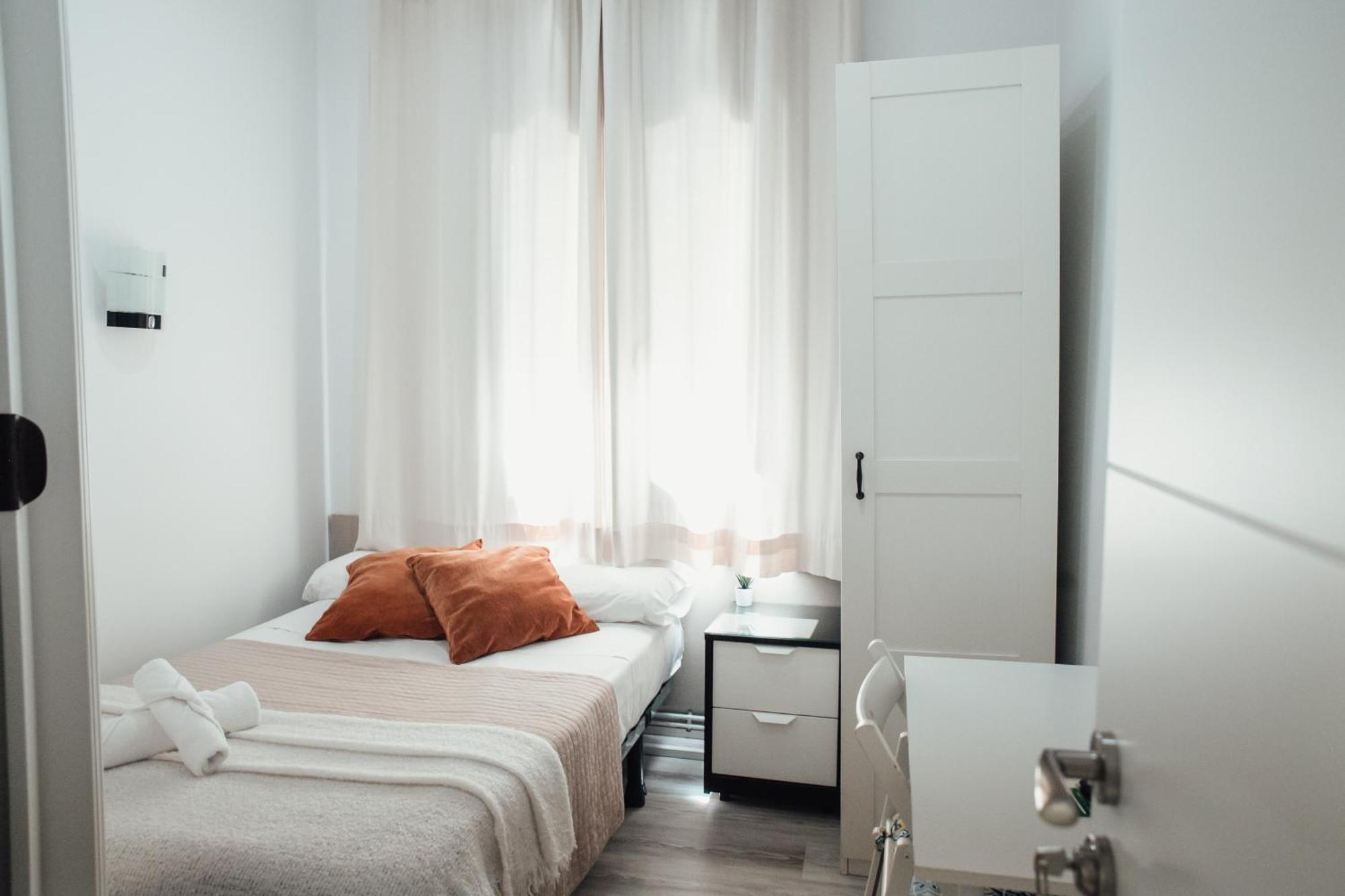 Hostal Ruta De Francia Барселона Екстер'єр фото