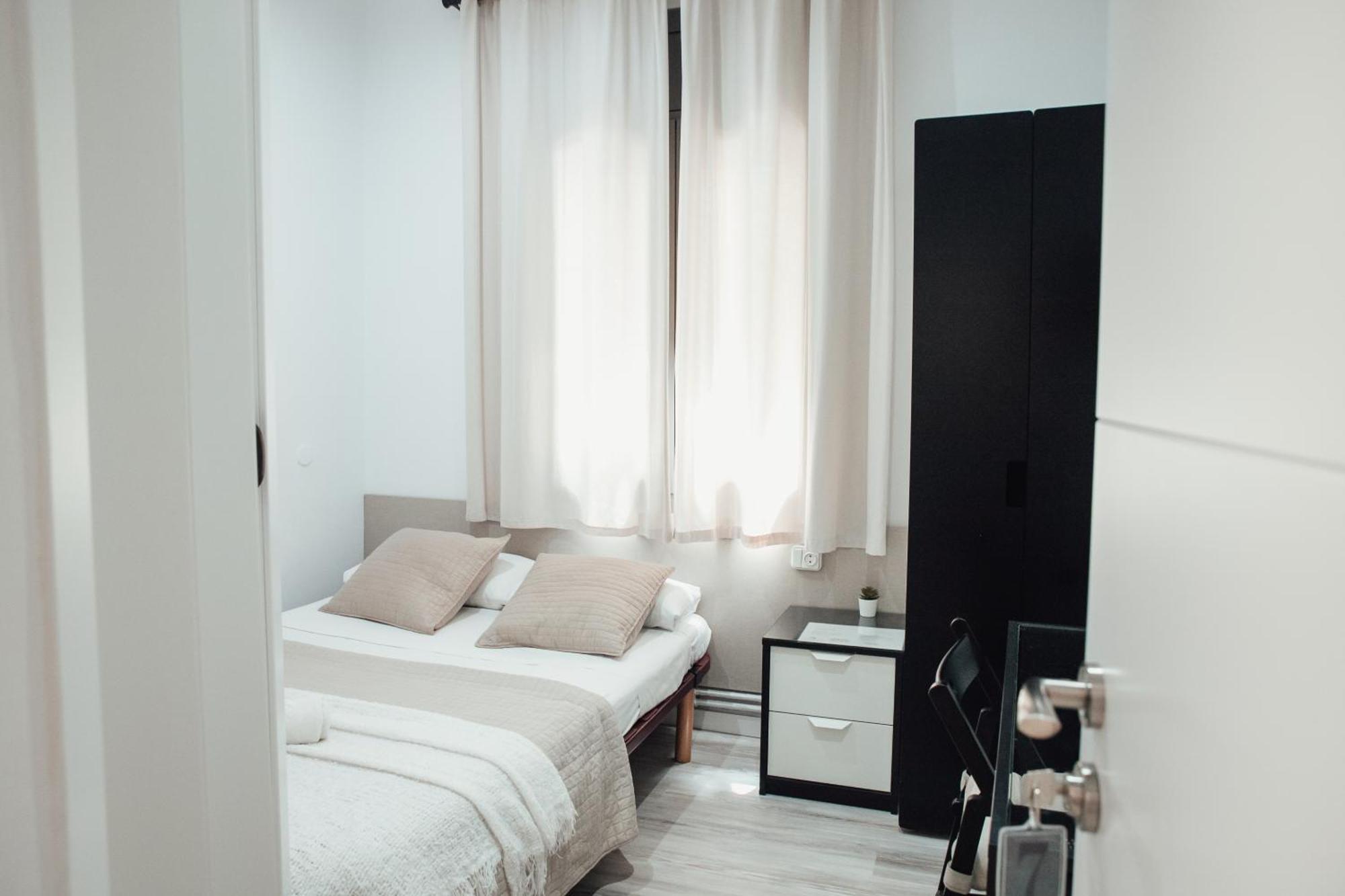 Hostal Ruta De Francia Барселона Екстер'єр фото